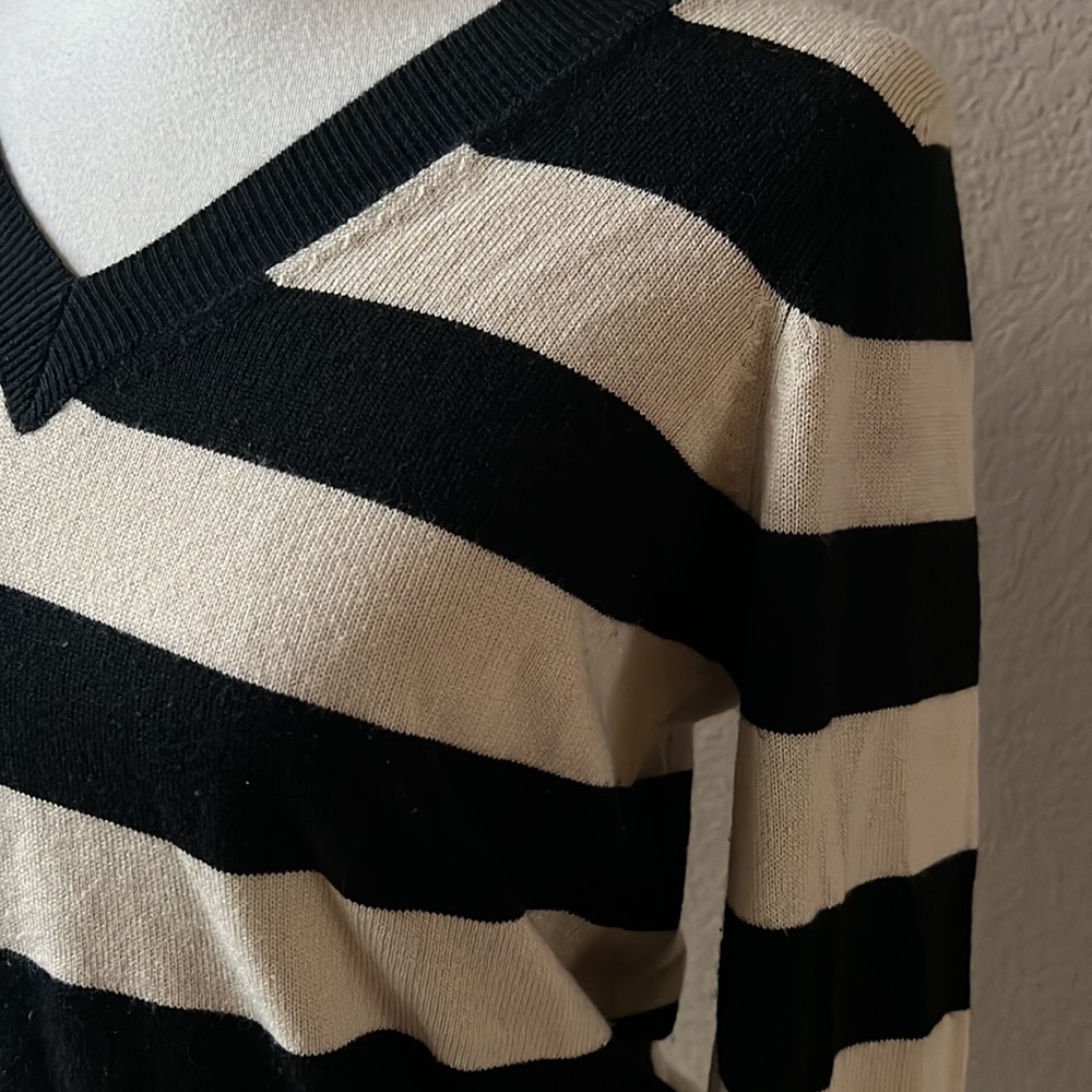 Soft Lightweight Sweater - Picture 3 of 10